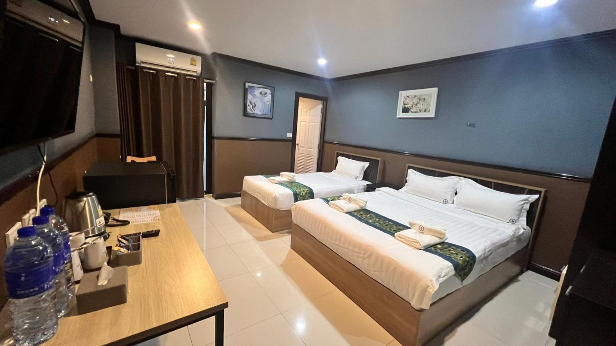 The Breton Hotel Media Bangkok Dış mekan fotoğraf
