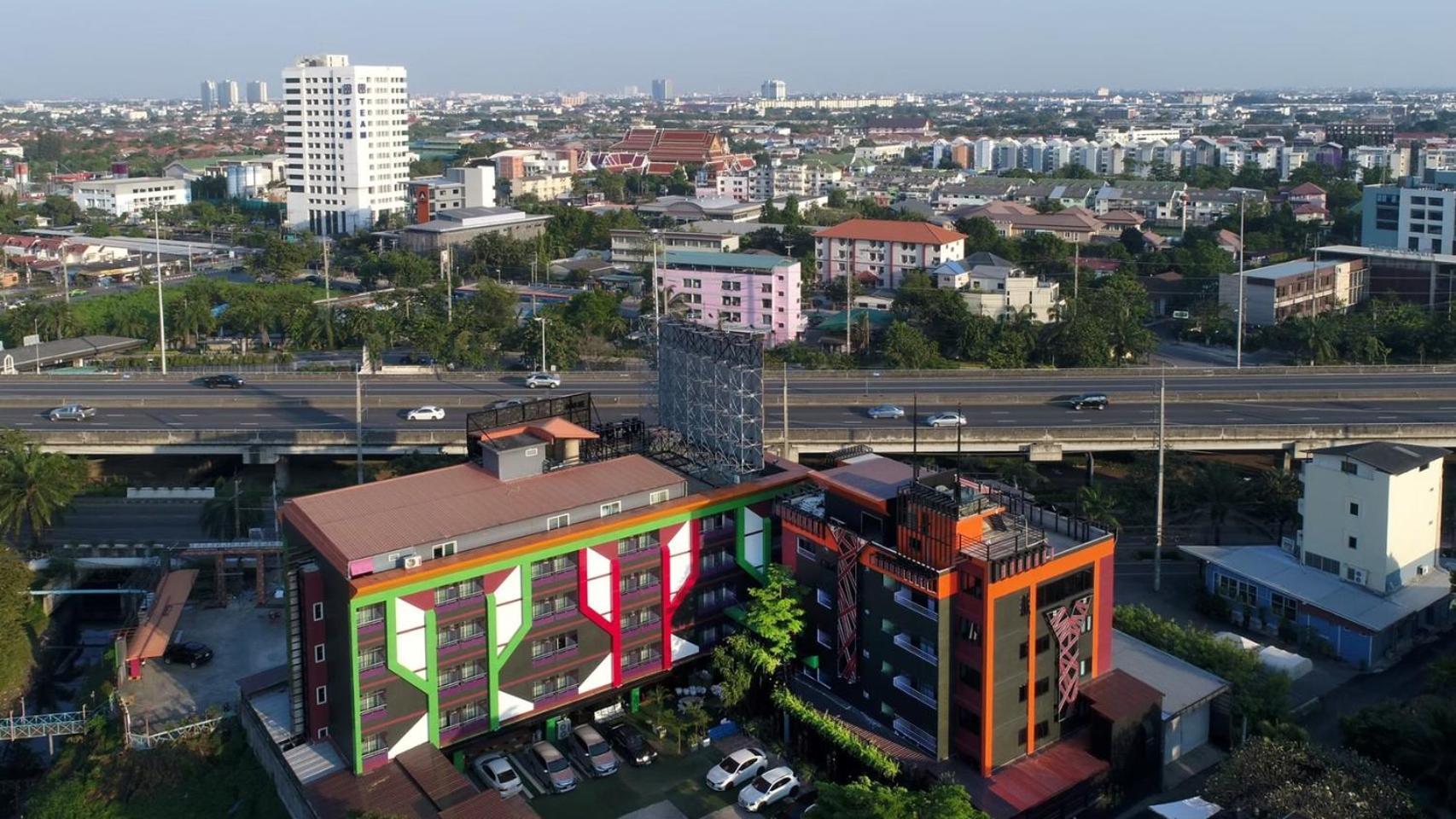 The Breton Hotel Media Bangkok Dış mekan fotoğraf