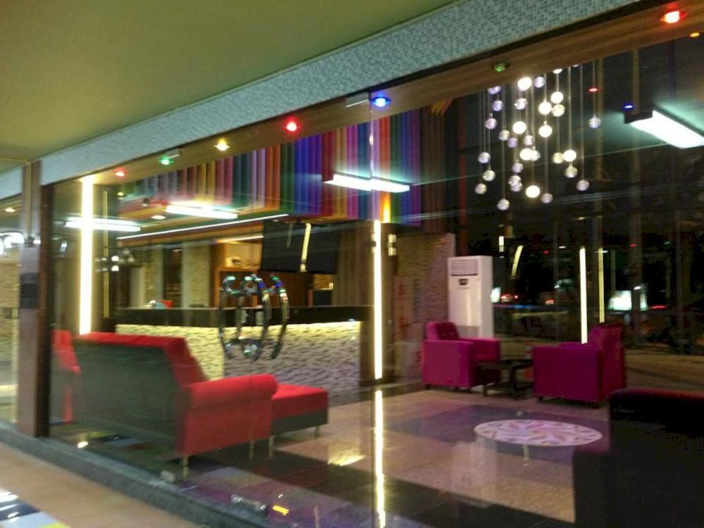 The Breton Hotel Media Bangkok Dış mekan fotoğraf