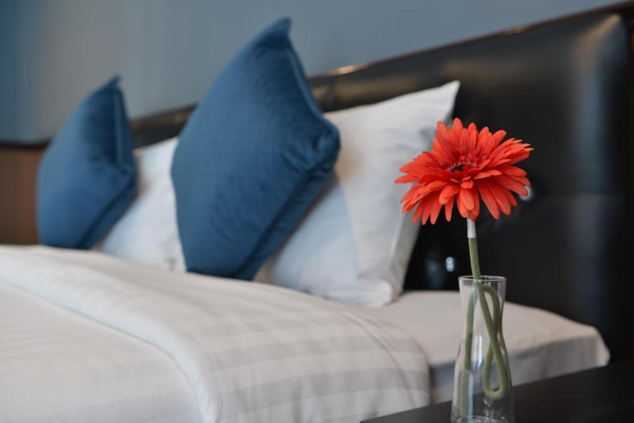 The Breton Hotel Media Bangkok Dış mekan fotoğraf