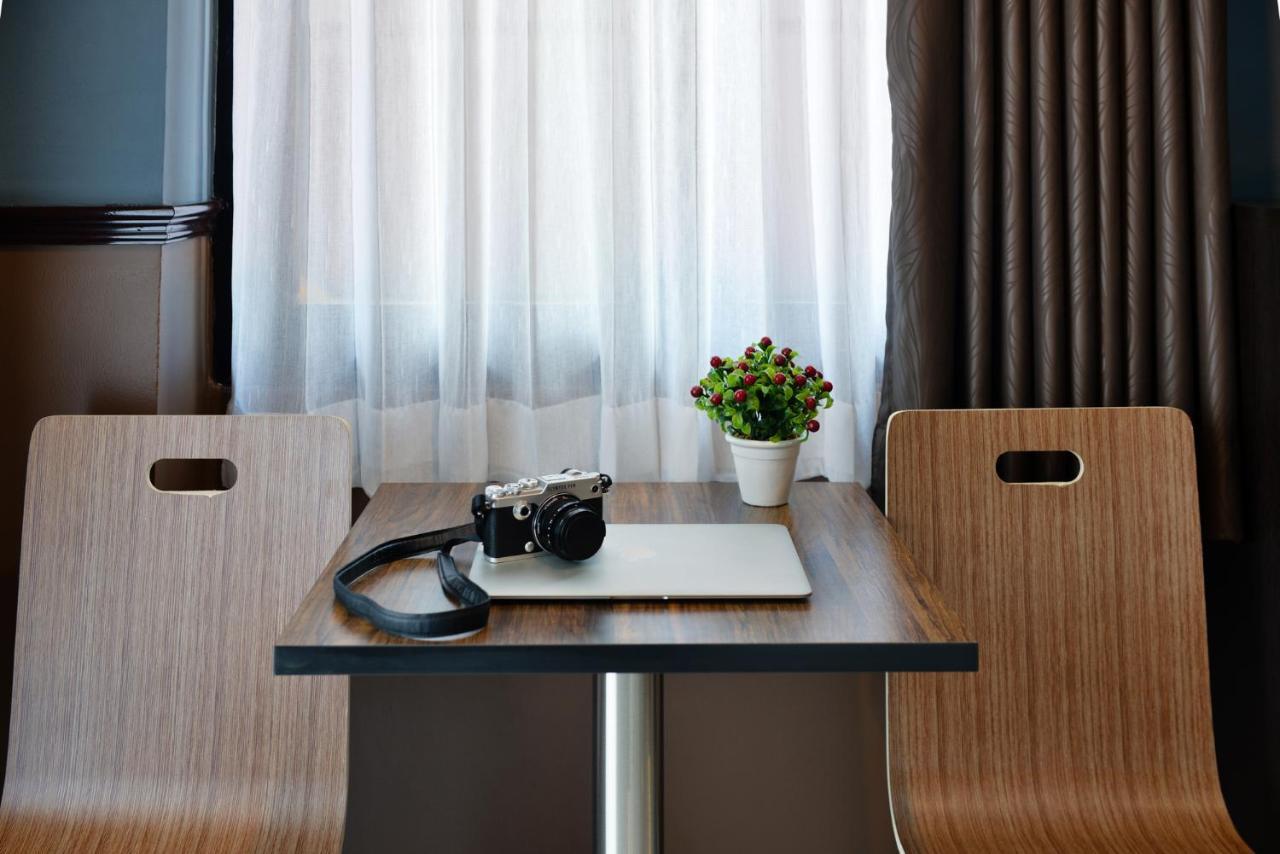 The Breton Hotel Media Bangkok Dış mekan fotoğraf